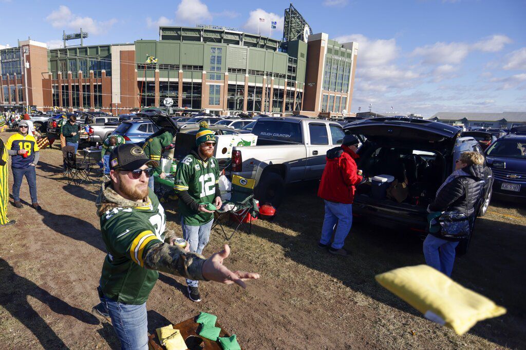 Rams Packers Football